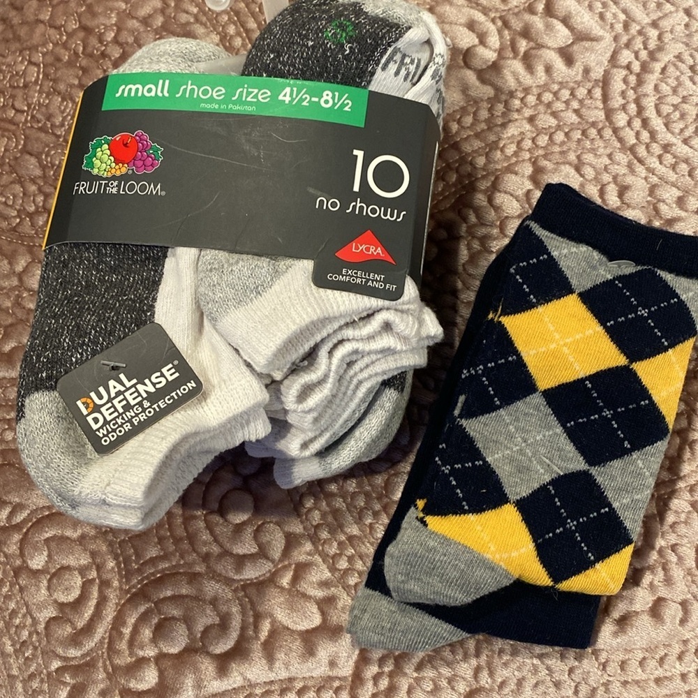 Sock bundle - 10 pair Noshow Fruit of The Loom 2 pair Argyle Crew  Socks